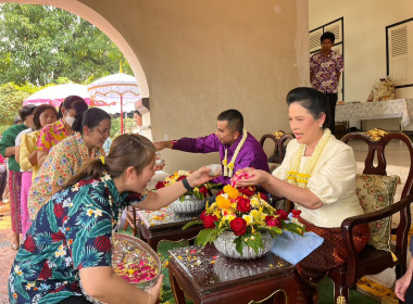 สหกรณ์จังหวัดหนองคาย รดน้ำขอพร ผู้ว่าราชการจังหวัดหนองคาย พารามิเตอร์รูปภาพ 9